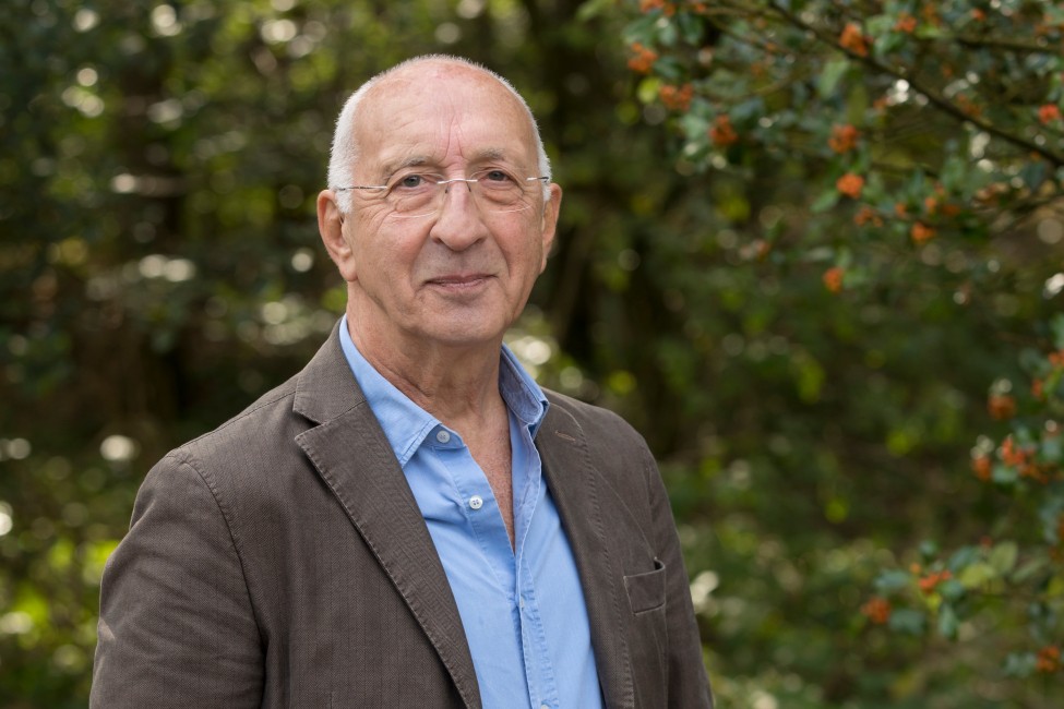 Max van Praag liggend.JPG